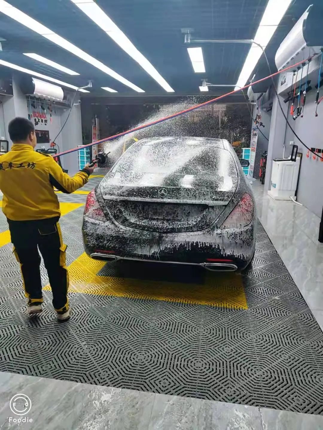 【无需预约•美车工坊】19.9元即享320元的精洗去污超值套餐!德式精洗1次+深度去污1次!【SONAX百年德国品牌】采用德式高端护理,秉承德国制造精神!拥有专业的汽车养护团队,多年行业经验,还您爱车崭新如初~