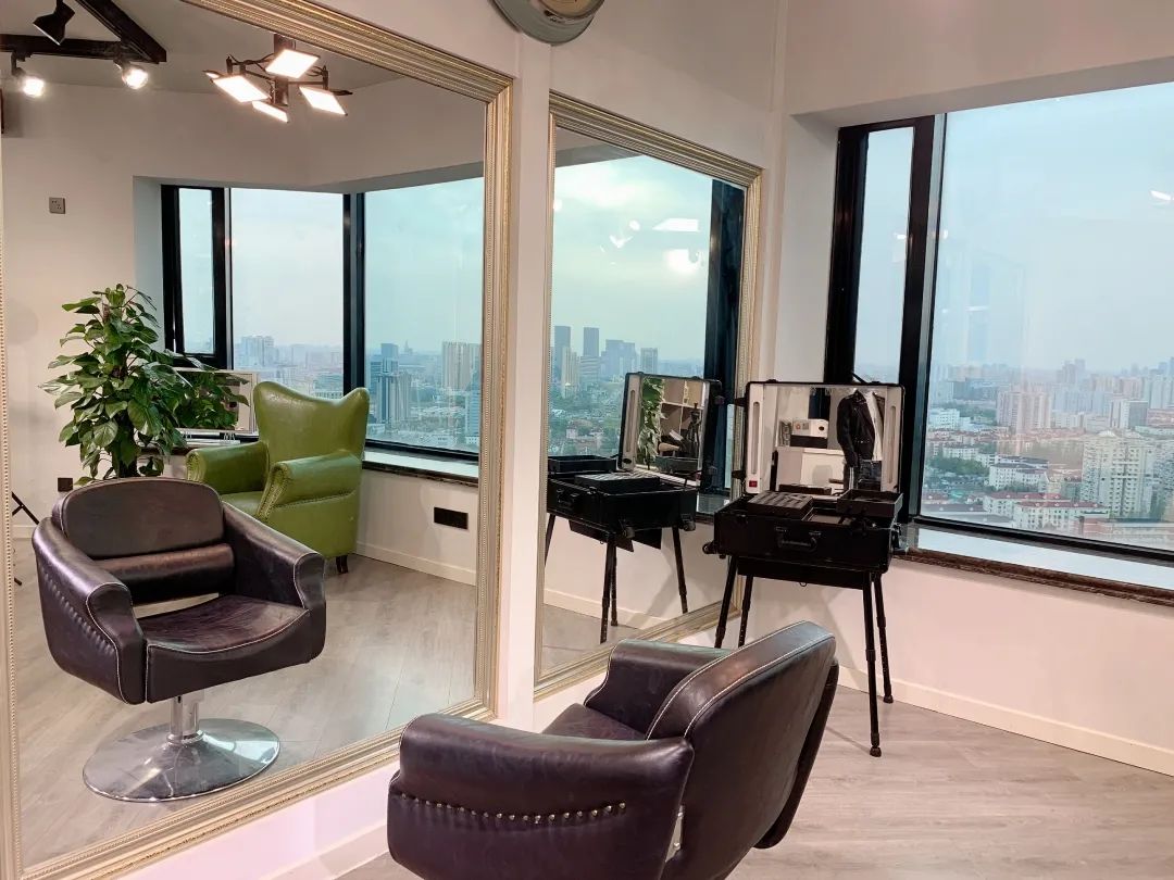 【可叠加使用,不限购|派时尚HAIRSALON|四店通用】你的专属美发沙龙,一路飒出火花带闪电!仅118元抢洗剪吹1次+菲灵染/烫(2选1)1次+头皮隔离护理1次,新年焕然一新,从“头”开始~