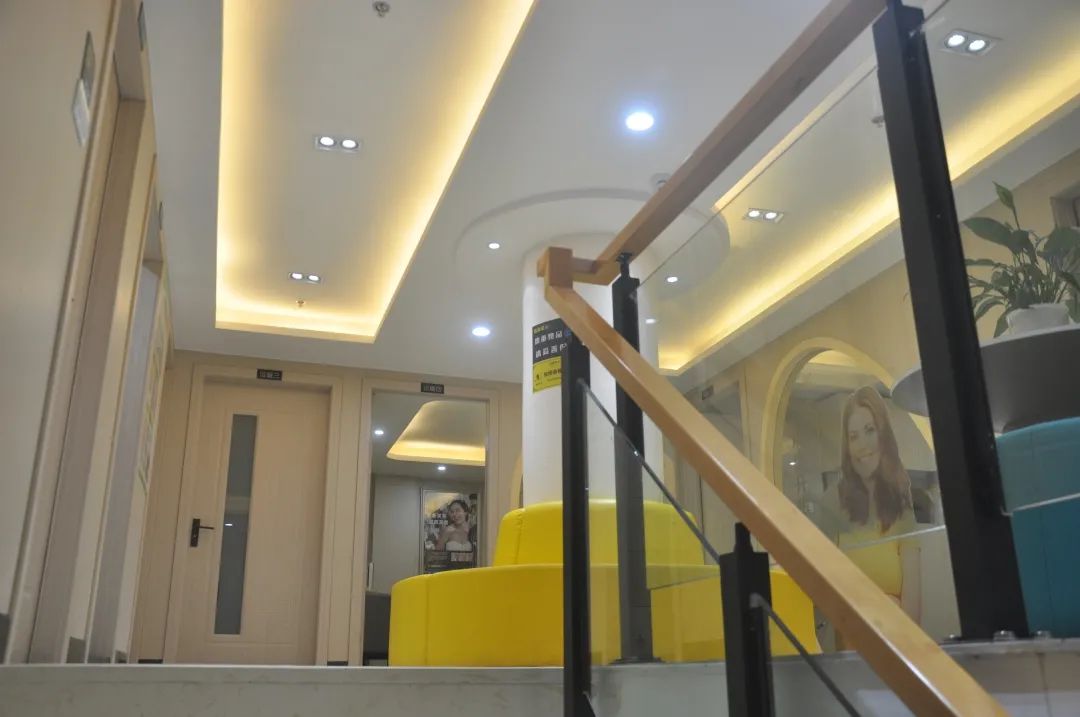 寰俊鍥剧墖_20201216123159.jpg 【两店通用.滨江区.德奥口腔】有效期长!假日通用!仅需29.9元抢门市价410元洁牙套餐:口腔检查+全景片拍摄+超声波洁牙+牙齿抛光一次+一次性口腔器械+建立口腔健康档案+免费茶水提供