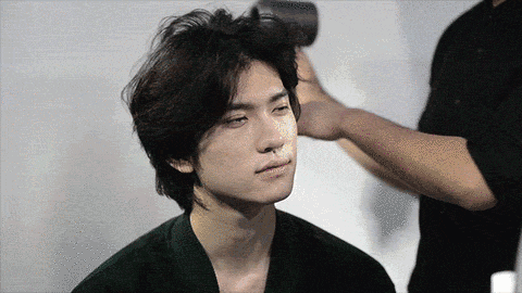 【李家村万达|琦纪·御美发Salon】新年变美指南!99元抢门市价480元的烫/染/护三选一,圣诞~元旦~春节节日倒计时开始,是时候来一次“改头换面”之旅啦!