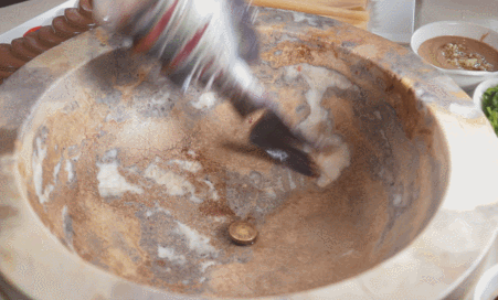 爆品加推·地铁2号线安定门站【因为TA,退掉了去云南的机票|涮火捞】99元限时抢购门市价257元云南蒸汽石锅鱼双人餐;自带仙气