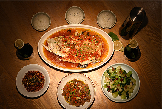 【七店通用】经典湘菜,鱼头诱惑,热辣暖冬!98元/168元抢【望湘园】超值套餐!凭借鱼头敲开了联合国的大门,上了联合国外交餐桌~