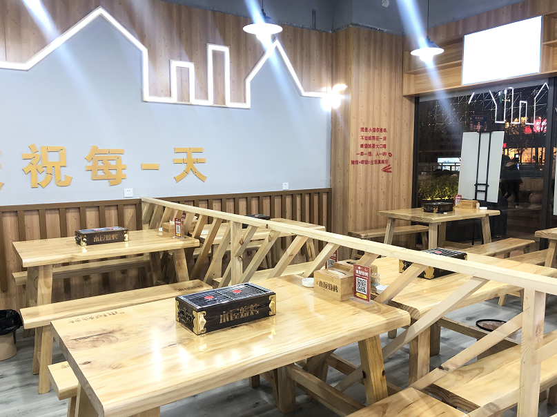 微信截图_20201207105229.png 【圣诞元旦通用·无需预约·老马家木屋烧烤】人生总要有点烟火气!冬天的夜晚当然要撸串啦!仅59.9元享2~3人烤羊排/海鲜烧烤套餐