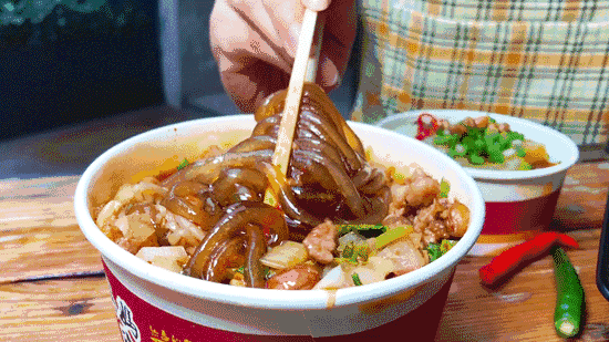 【重庆风味】嗦一口就上瘾的酸辣粉,比泡面还便宜!19.9元=6桶抢门市价59.9元重庆莱得快酸辣粉!正宗重庆风味,三种口味可选,酸辣过瘾,要的就是这个味!