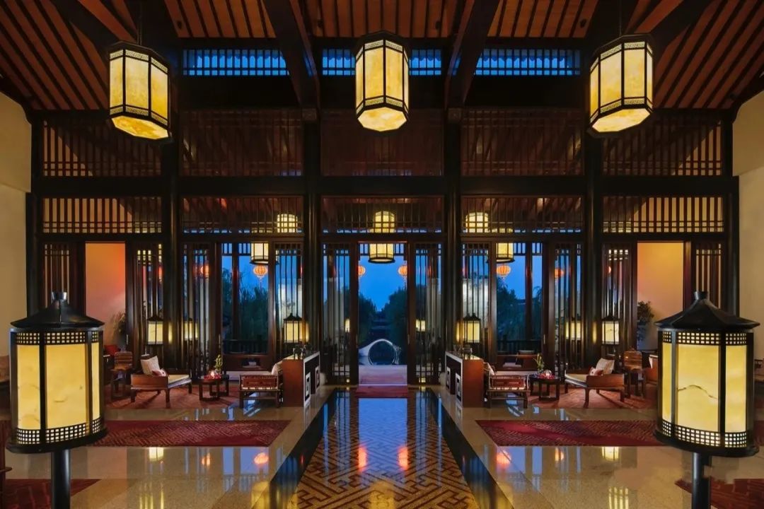 【春节可用丨国际度假村西溪悦榕庄自助餐|超长使用期】限时特价仅228/428元享价值348/870元【西溪悦榕庄湖光阁单人/双人自助晚餐】独享西溪无敌核心美景!海量吃食无限量畅吃!