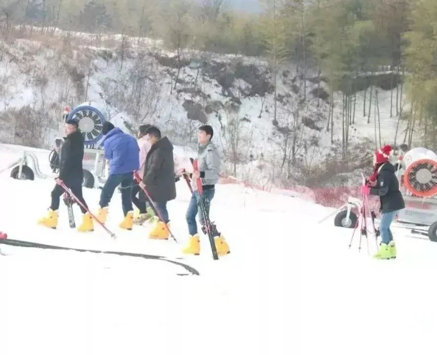 【超级性价比 滑雪者福音】399元起即可享安吉观音堂滑雪场双人门票,全天畅滑感受属于冬天的速度与激情!