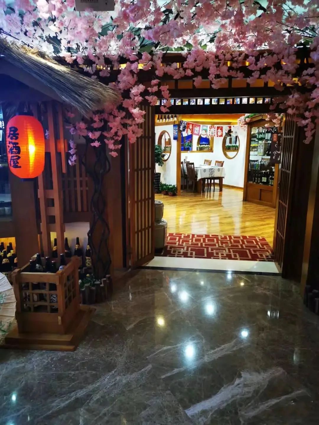 火力全开~店庆大促【新民广场·长白山居酒屋】星级酒店的日料自助!所有套餐均含限量菜品~200多种菜现场全手工制作不限量~198元抢门市价298元单人自助!288抢购1大1小料理自助~新鲜食材!品质上乘~体验料理最原始得美味