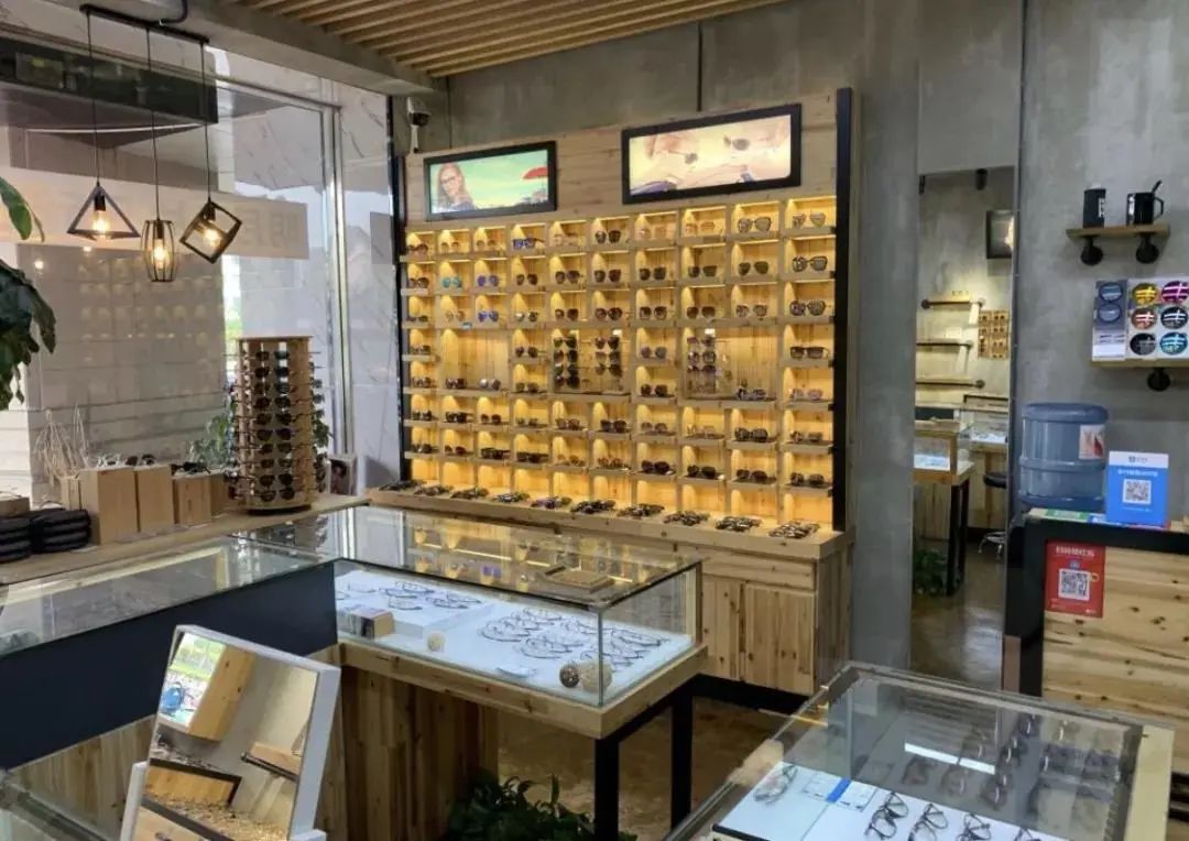 【无需预约·三店通用】年终送福利咯!【泽宇眼镜】88元抢防辐射防蓝光防紫外线非球面镜片+时尚镜框,多年老店品质有保证,更享额外专业服务!