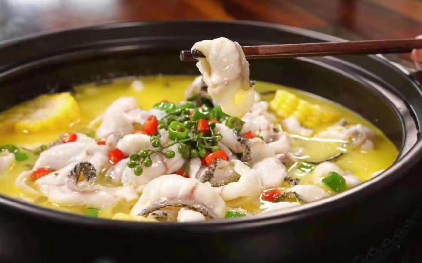 【应广大美食家的需求,再加推一波 | 周中无需预约,周末需提前一天预约】风靡沪上的「溪雨观酸菜鱼」精致手工酸菜鱼来了!【大华虎城店】仅108元抢特惠4人餐,酸菜鱼/青花椒鱼3斤+三黄鸡+鸡丝荞面···凭借一条鱼,圈粉无数,堪称酸菜鱼界的扛把子!