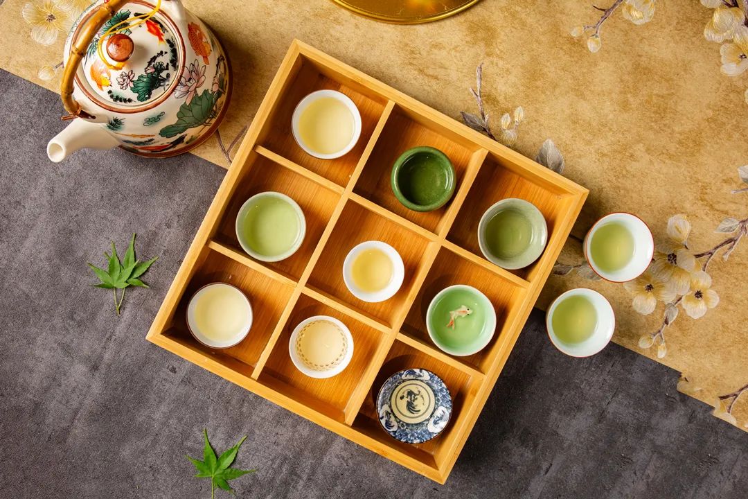 【西湖区青芝坞•天伦餐厅】1588元/78元尊享4888元/329元超值8-10人圆桌餐/双人下午茶!【25年老品牌】✔港式辣炒波龙✔大闸蟹烧豆面✔土参煨八头鲍✔砂锅生焗外塘甲鱼✔天伦自制酱鸭✔玛卡洋参老鸭汤✔金汤小米辽参……颜值与美味并存,品味尊贵感受,一口沦陷的味蕾记忆~