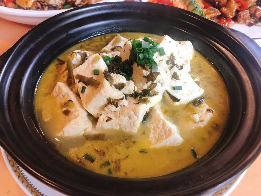 【余杭区禹航路| 新郭庄饭店】舌尖上的江南韵!68元抢门市价256元新郭庄2-3人餐,✔香辣小湖蟹/剁椒鱼头2选1,✔生炒鸡✔卤水鸭掌✔鼓油水蒸蛋✔雪菜炖手工豆腐...老余杭11年老店,味道没得说~