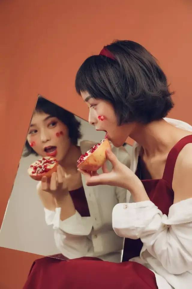 【今年最后一批会理石榴 |可以喝的“雅诗兰黛”,吃1个=1次皮肤保养】仅29.9元=5斤抢门市价39.9元会理突尼斯软籽石榴,汁多味甜,一口爆汁,公认的美容养颜佳果~