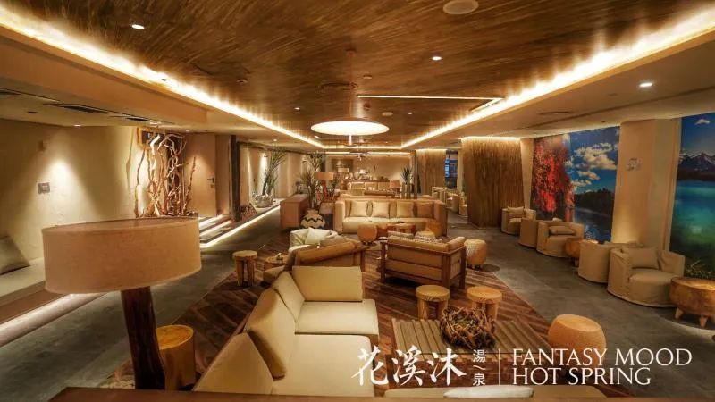 【花溪沐汤泉|日坛北路|免预约】可以免费穿汉服的温泉~躺在床上抬头便是海底世界奇观!仅98元=1大本1小抢门市价158元「花溪沐汤泉门票」=洗浴+汗蒸+特色窑洞+温泉泡汤等~周末节假日不加价!