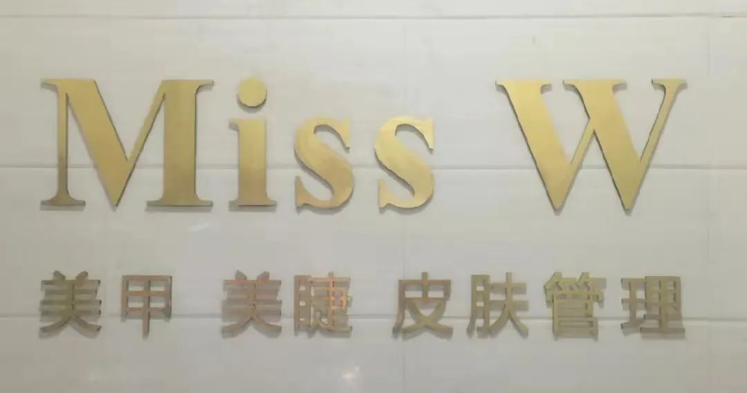微信图片_202101061607321.jpg 【周末通用~男女通用~梦时代广场&红谷滩万达~地铁直达2店可用】48元=价值226元艾灸/面部SPA/肩颈按摩/采耳4选3单人套餐,9.9元=单人20分钟采耳,39.9=价值199太空舱蒸熏+精油开背+肩颈按摩+背部刮痧70分钟单人套餐,快来一起开启冬季养生模式!