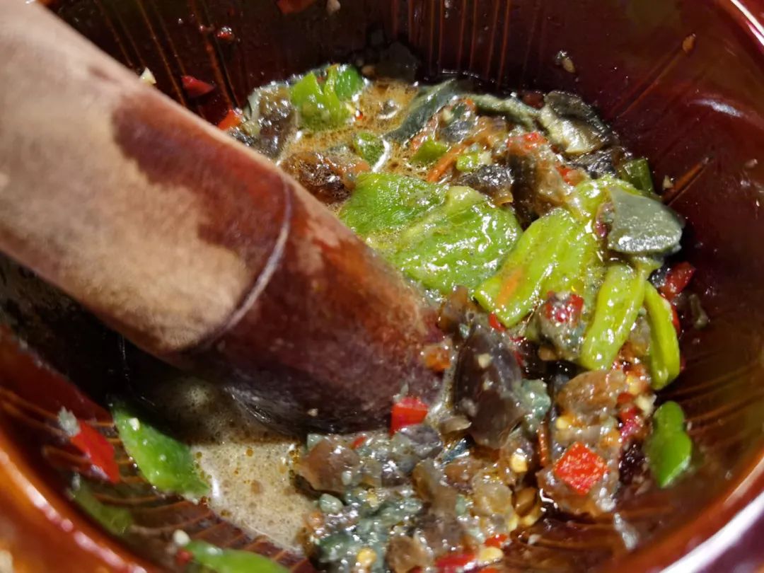 回头率爆表的老北京铜锅涮肉!158元抢【刘府涮肉】3-4人餐!涮羊肉+撸串一站式夜宵新地标~手工鲜切热气羊肉+肥牛卷+午餐肉…