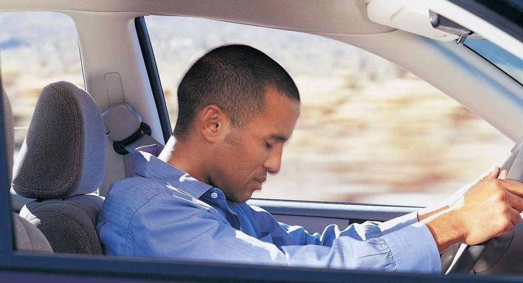 打车,却被 高昂的车费吓退