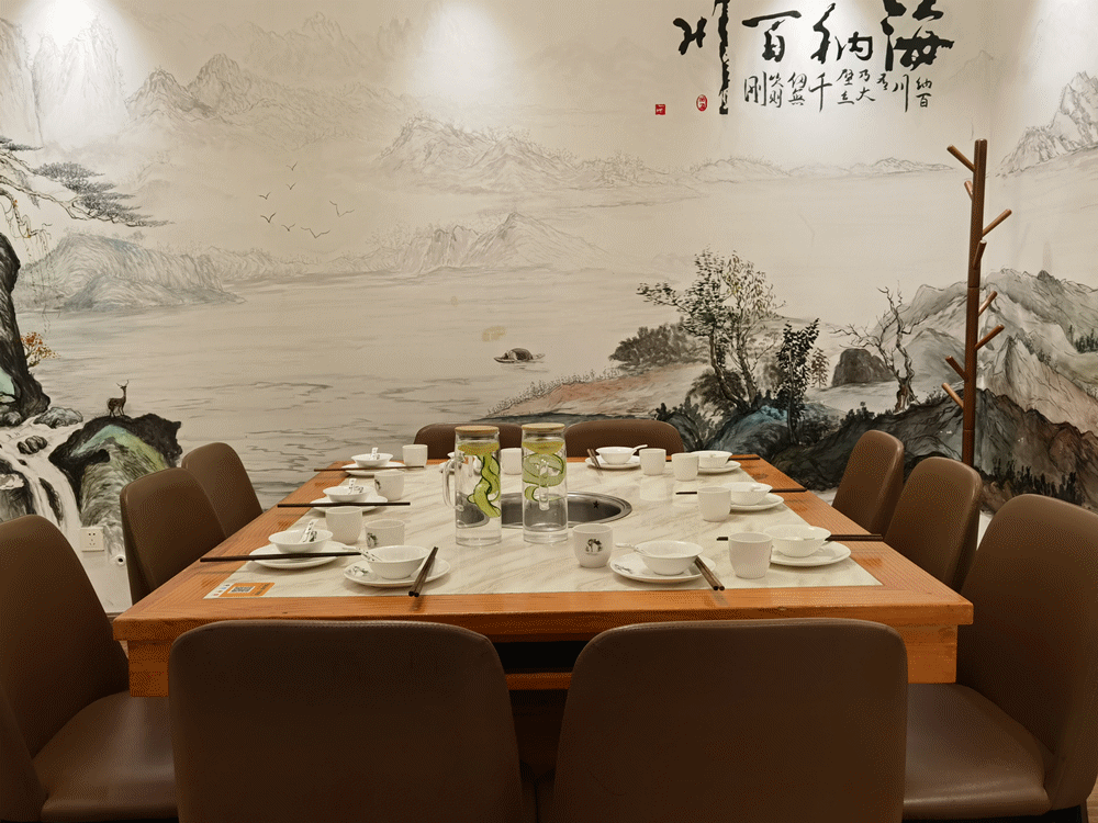 回头率爆表的老北京铜锅涮肉!158元抢【刘府涮肉】3-4人餐!涮羊肉+撸串一站式夜宵新地标~手工鲜切热气羊肉+肥牛卷+午餐肉…