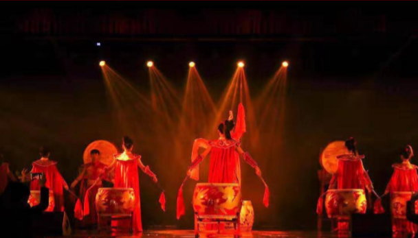 春节新去处,合家乐翻天【玛雅乐园·新春嘉年华】29.9元起玩转玛雅嘉年华~欢乐游乐设施、春潮新春灯荟、贺春风暴演艺、网红美食...不同游玩体验,让新春欢乐不停歇,快来一同参与嘉年华狂欢盛会吧!